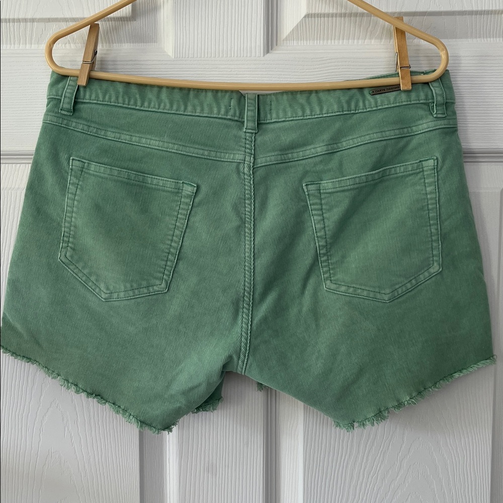 Carve Designs Oahu 4” Green Corduroy Shorts - Sz 8 - Picture 4 of 11